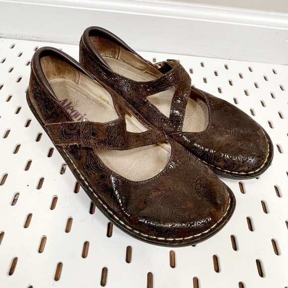 ALEGRIA JIL-562 JILL Brown Leather Paisley Embossed Mary Jane Clogs - 37 / 7.5 - Picture 1 of 11